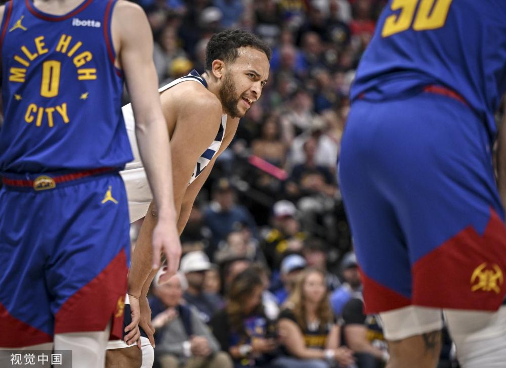 首轮比赛中 首轮比赛中